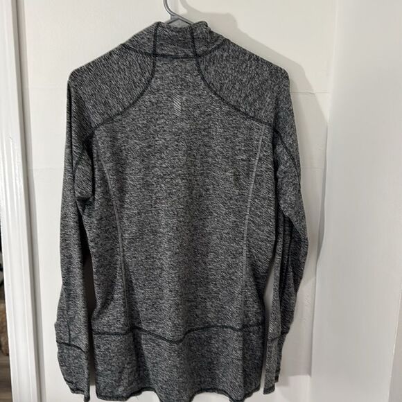 ATHLETA RUNNING WILD 3.0 HALF ZIP DARK GRAY HEATHERED REFLECTIVE SHIRT PULLOVER - Picture 2 of 8